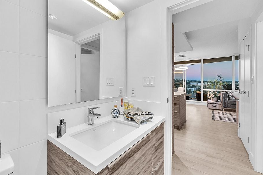 1607 1550 Fern Street North Vancouver, BC - 20