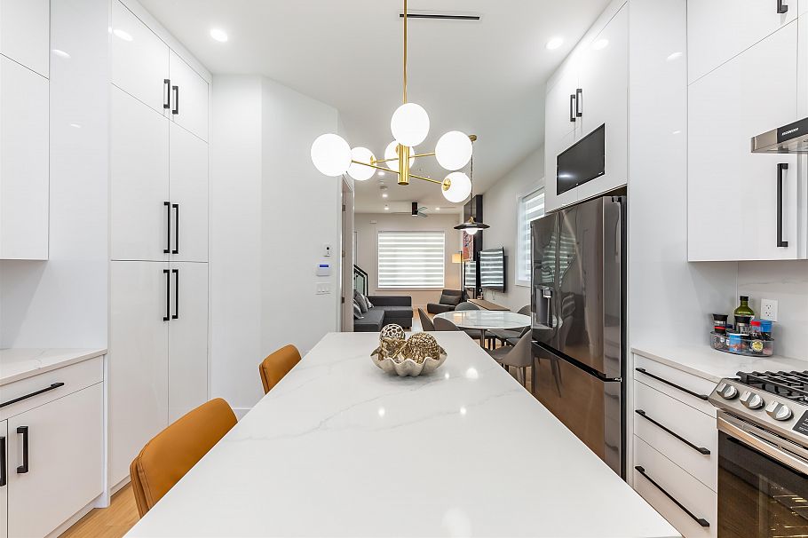 2975 E 42nd Avenue Vancouver, BC - 16