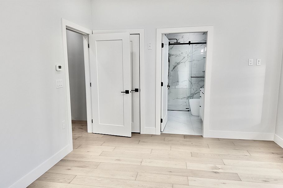 1330 E 64th Avenue Vancouver, BC - 10