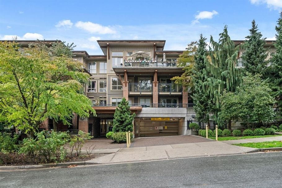 332 1633 Mackay Avenue North Vancouver, BC - 1