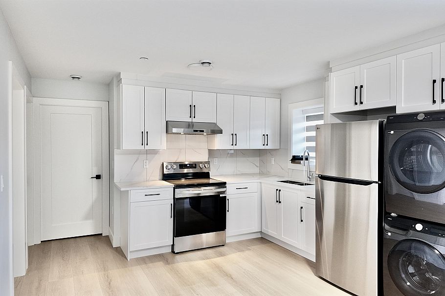 1328 E 64th Avenue Vancouver, BC - 9