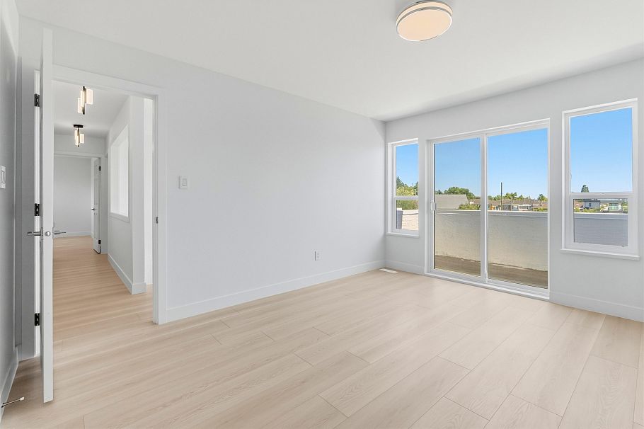 1761 E 57th Avenue Vancouver, BC - 10