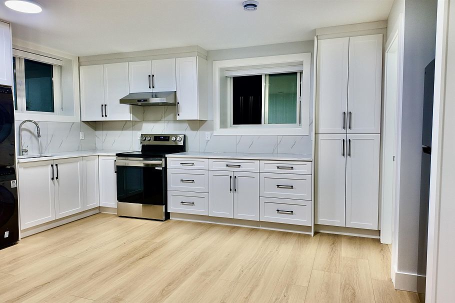 1330 E 64th Avenue Vancouver, BC - 14