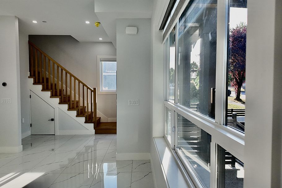 1330 E 64th Avenue Vancouver, BC - 7