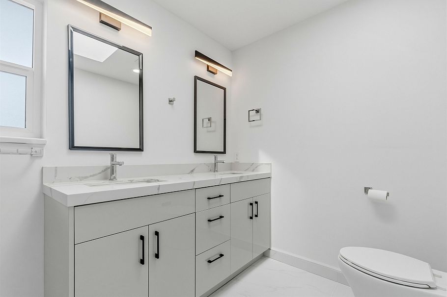 1761 E 57th Avenue Vancouver, BC - 38
