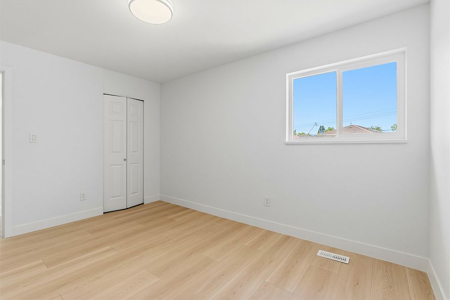 1761 E 57th Avenue Vancouver, BC - 37