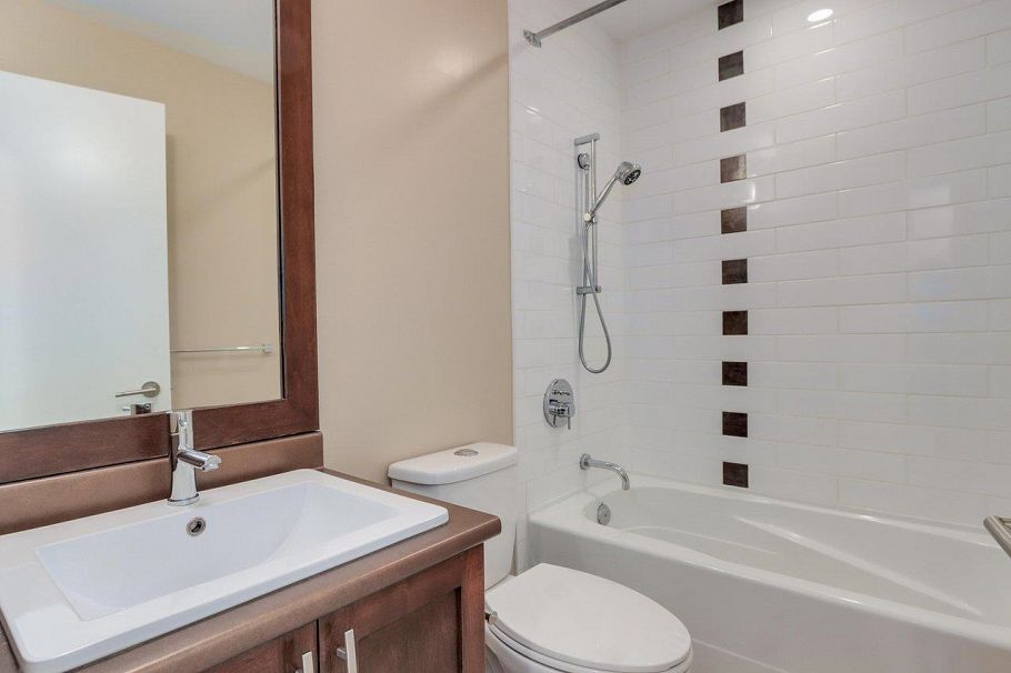 319 E 15th Street North Vancouver, BC - 14