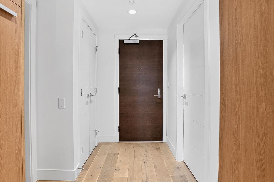 604 2780 Valley Centre Avenue North Vancouver, BC - 11