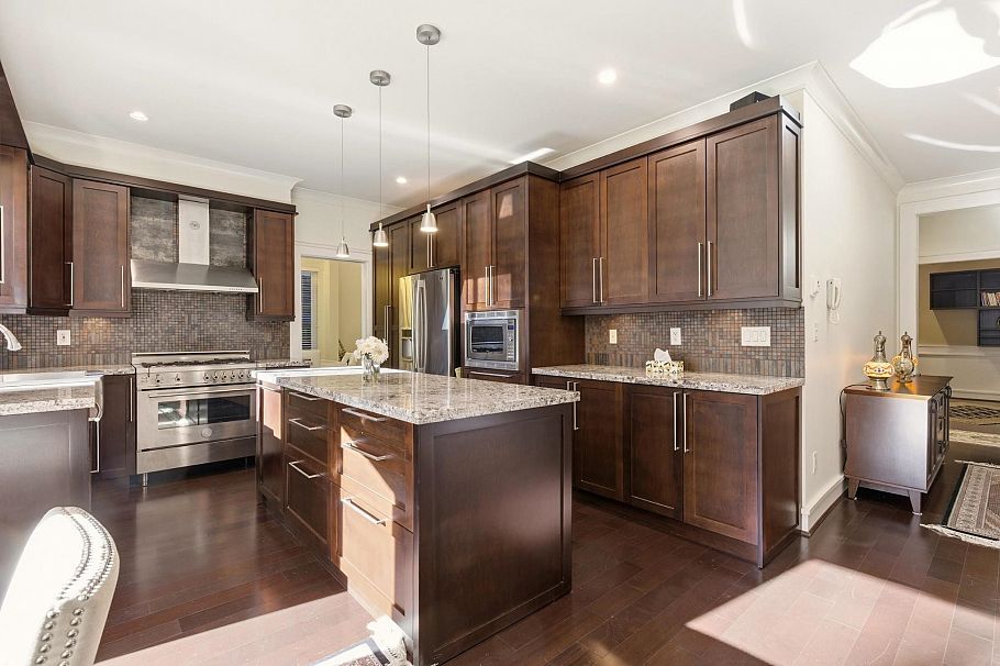 1017 Canyon Boulevard North Vancouver, BC - 5
