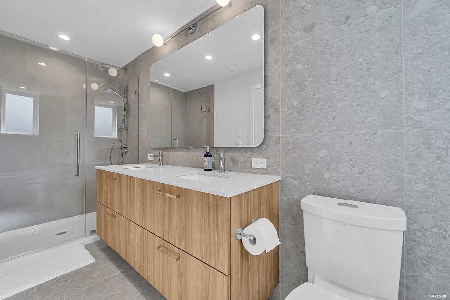 103 2320 Emery Court North Vancouver, BC - 24