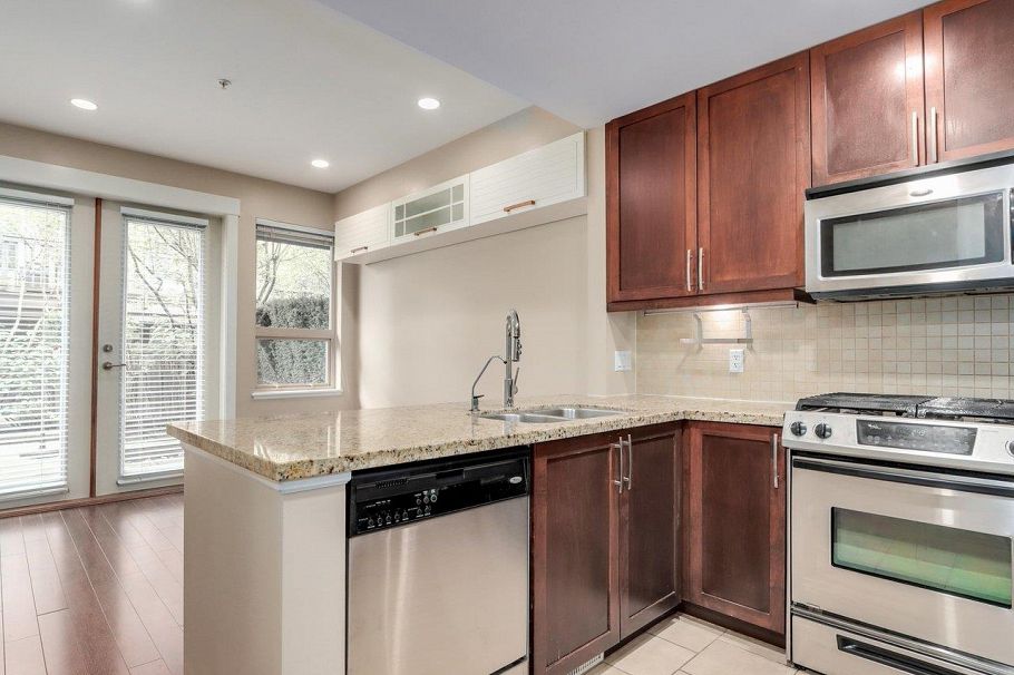 319 E 15th Street North Vancouver, BC - 1