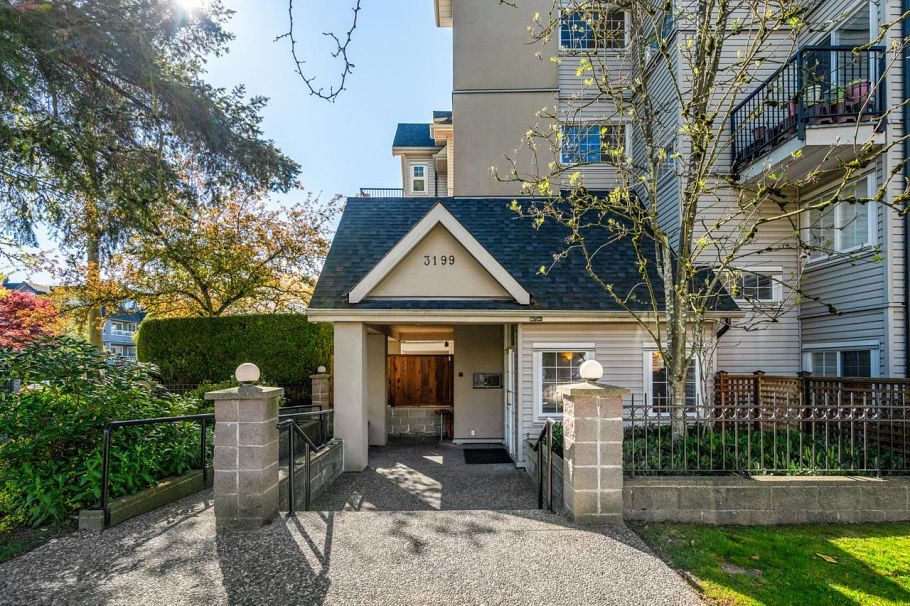 205 3199 Willow Street Vancouver, BC - 1