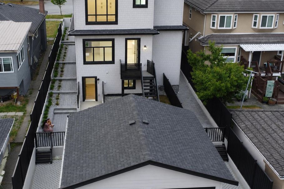 1330 E 64th Avenue Vancouver, BC - 16