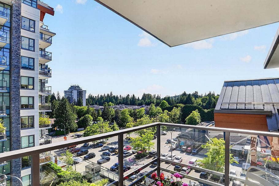 604 2780 Valley Centre Avenue North Vancouver, BC - 24