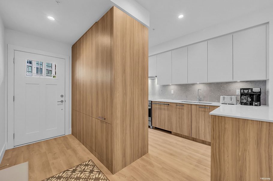 103 2320 Emery Court North Vancouver, BC - 4