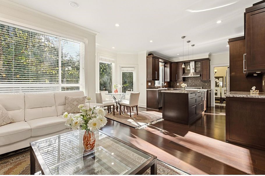 1017 Canyon Boulevard North Vancouver, BC - 4