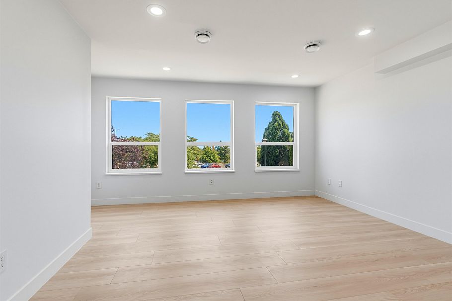 1761 E 57th Avenue Vancouver, BC - 36