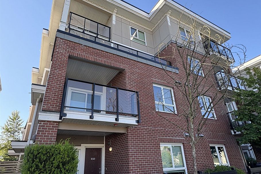 303 4882 Slocan Street Vancouver, BC - 2
