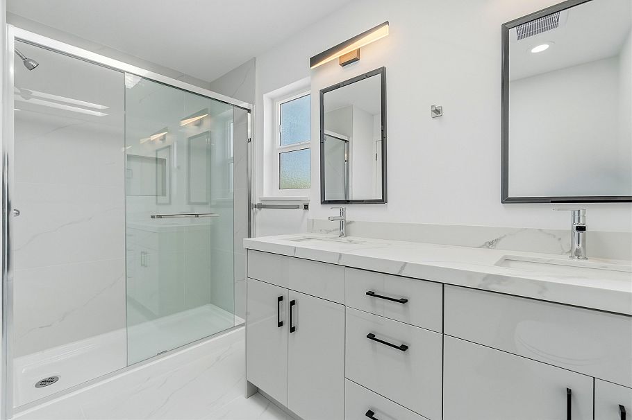 1761 E 57th Avenue Vancouver, BC - 39