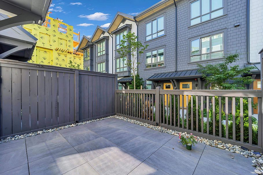 103 2320 Emery Court North Vancouver, BC - 12