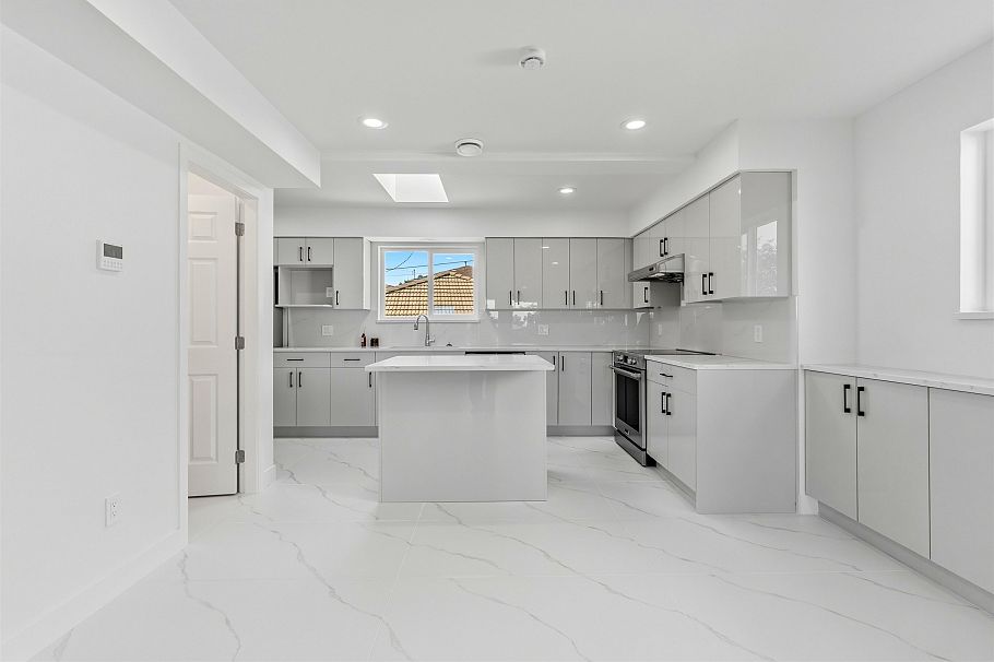 1761 E 57th Avenue Vancouver, BC - 13