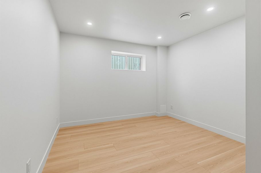1761 E 57th Avenue Vancouver, BC - 19