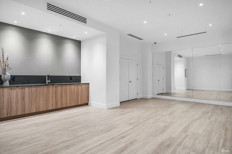 103 2320 Emery Court North Vancouver, BC - 35