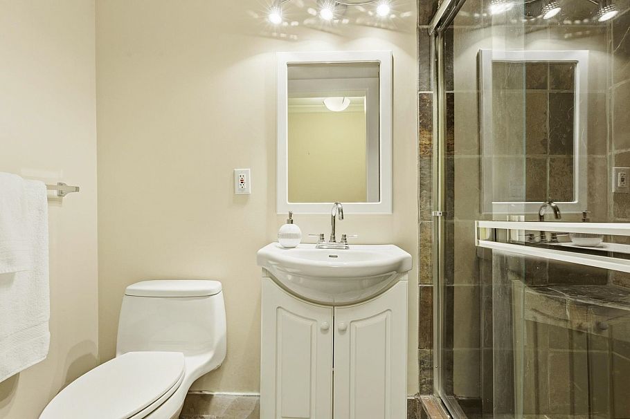 1017 Canyon Boulevard North Vancouver, BC - 15