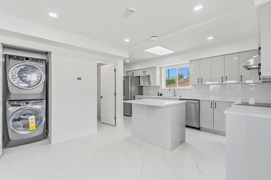 1761 E 57th Avenue Vancouver, BC - 14