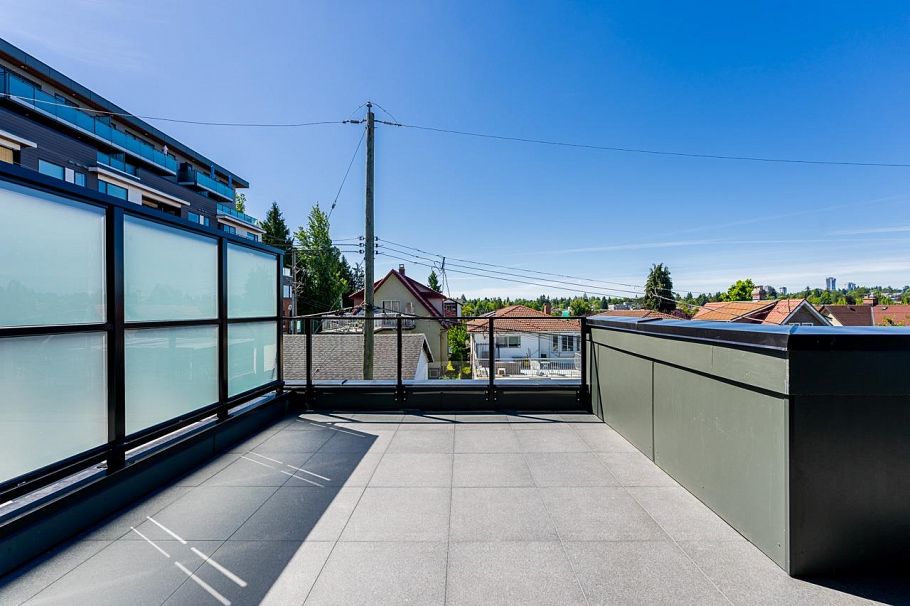 2 678 E 22nd Avenue Vancouver, BC - 18