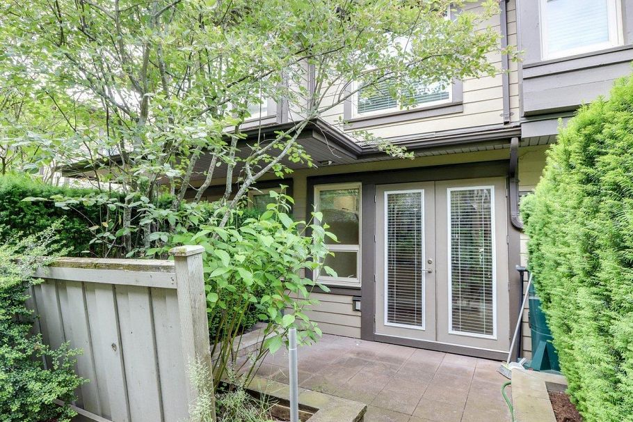 319 E 15th Street North Vancouver, BC - 4