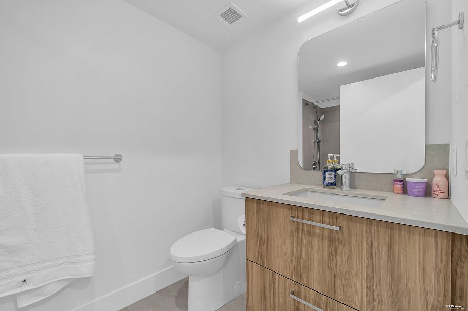 103 2320 Emery Court North Vancouver, BC - 20