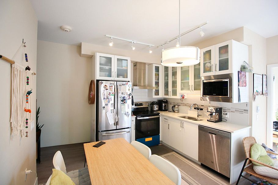 303 4882 Slocan Street Vancouver, BC - 3