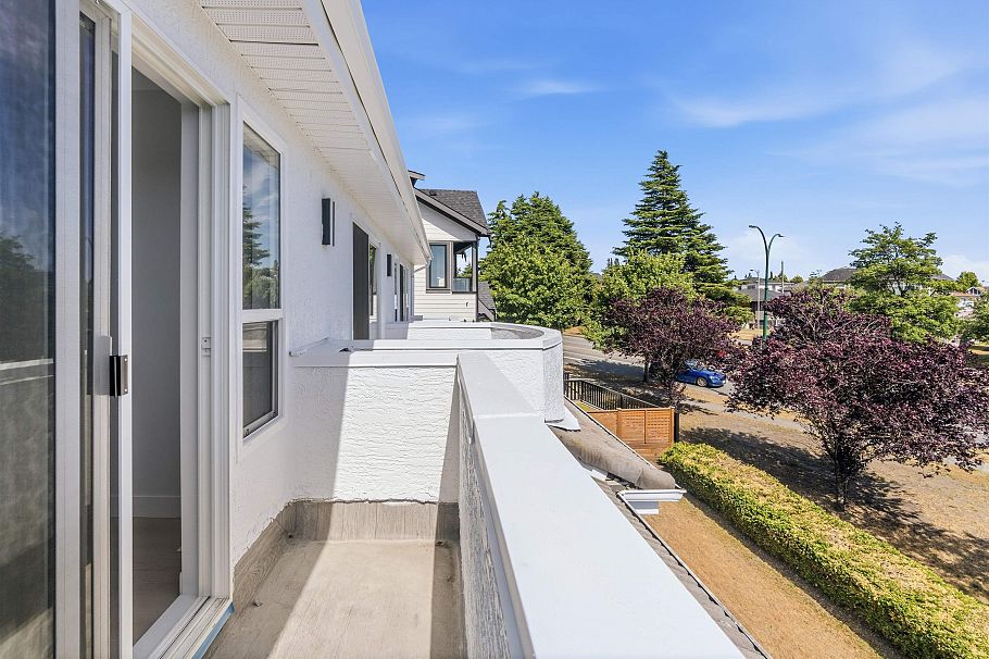 1761 E 57th Avenue Vancouver, BC - 15