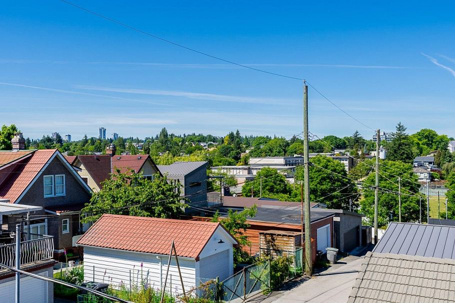 2 678 E 22nd Avenue Vancouver, BC - 20