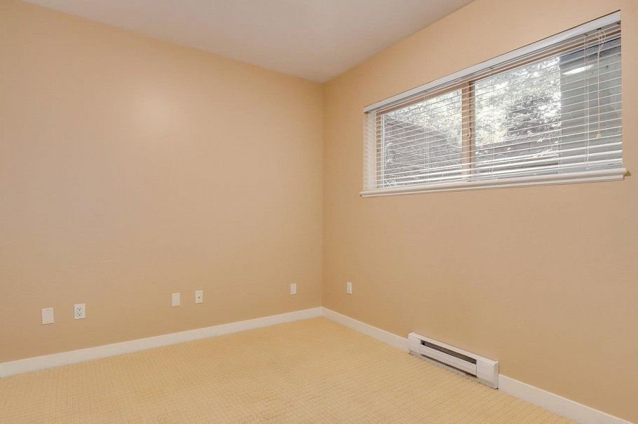 319 E 15th Street North Vancouver, BC - 15