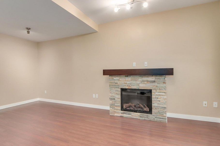 319 E 15th Street North Vancouver, BC - 6