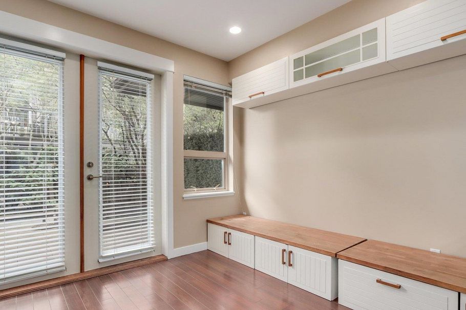 319 E 15th Street North Vancouver, BC - 3