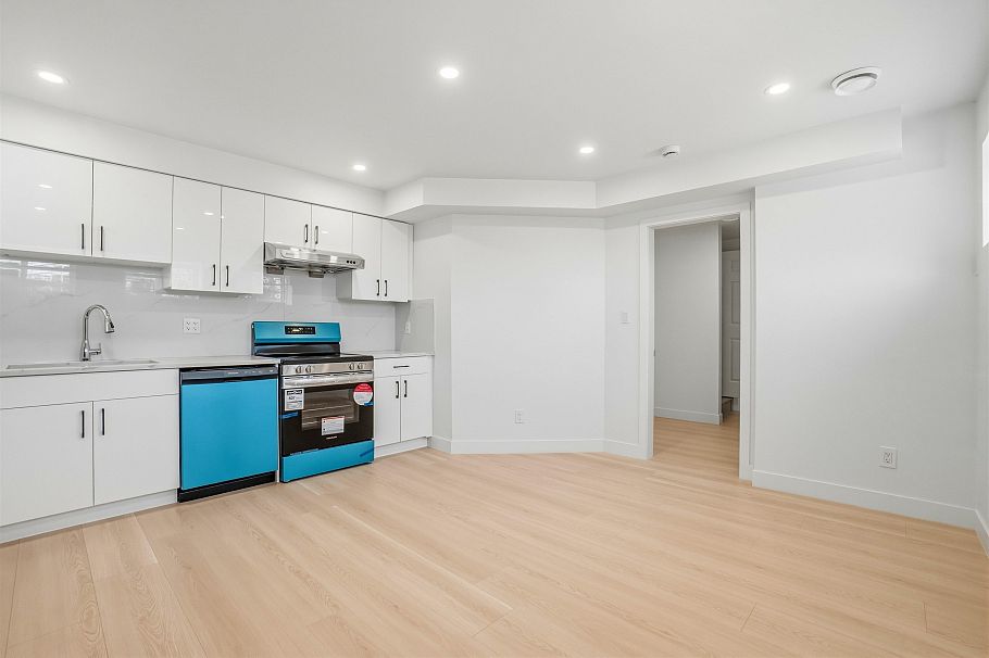 1761 E 57th Avenue Vancouver, BC - 24
