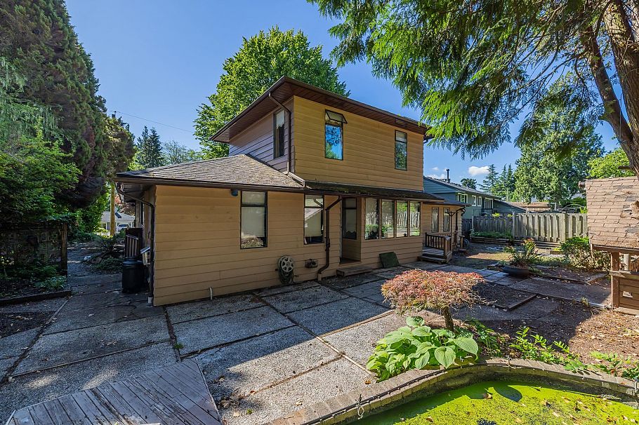 2495 Lauralynn Drive North Vancouver, BC - 8