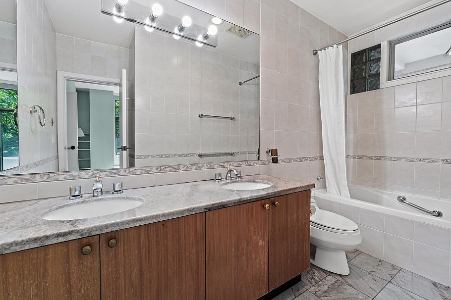 102 5850 Balsam Street Vancouver, BC - 30
