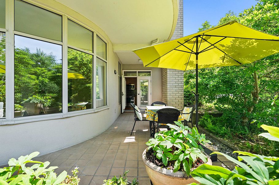 102 5850 Balsam Street Vancouver, BC - 2