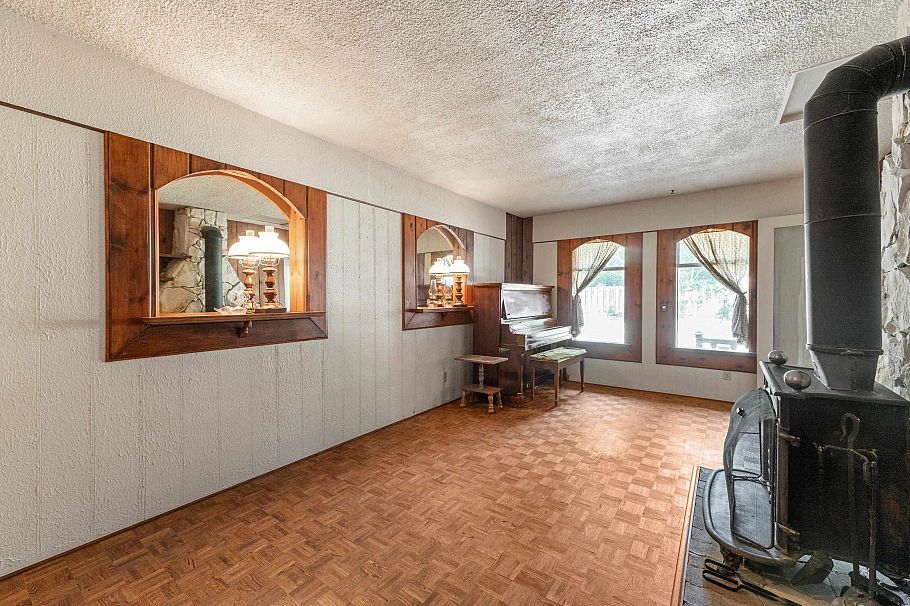 2495 Lauralynn Drive North Vancouver, BC - 16