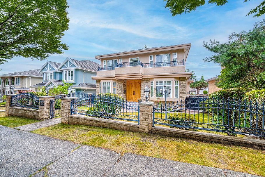 2420 Scarboro Avenue Vancouver, BC - 2