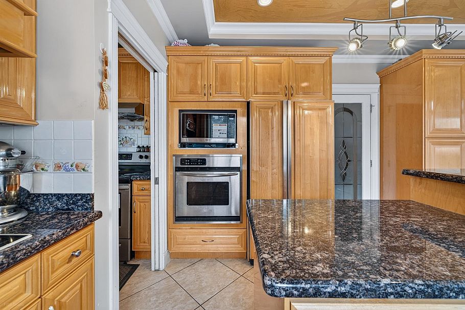 2420 Scarboro Avenue Vancouver, BC - 11