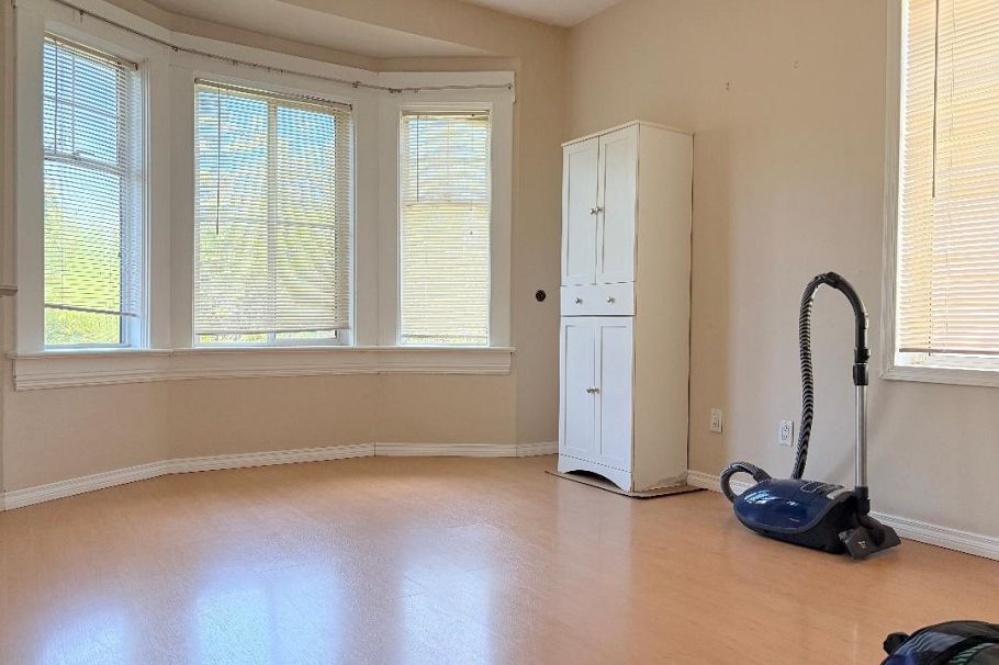 3034 Glen Drive Vancouver, BC - 11