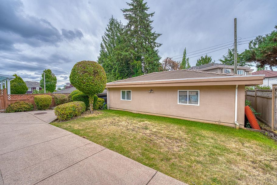 2420 Scarboro Avenue Vancouver, BC - 32