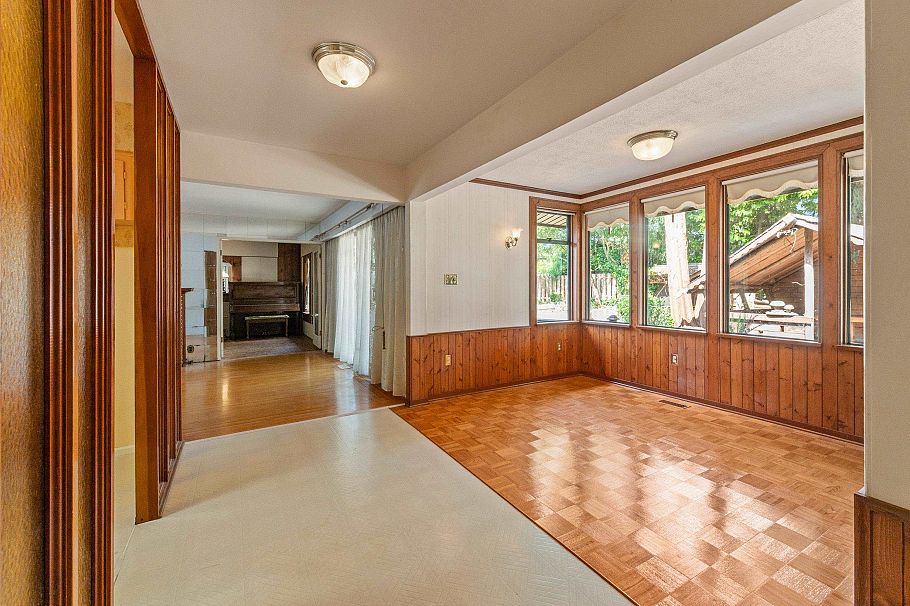 2495 Lauralynn Drive North Vancouver, BC - 13