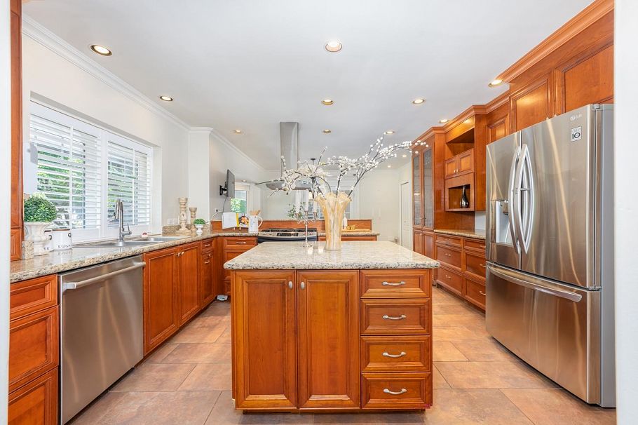 5088 Granville Street Vancouver, BC - 11