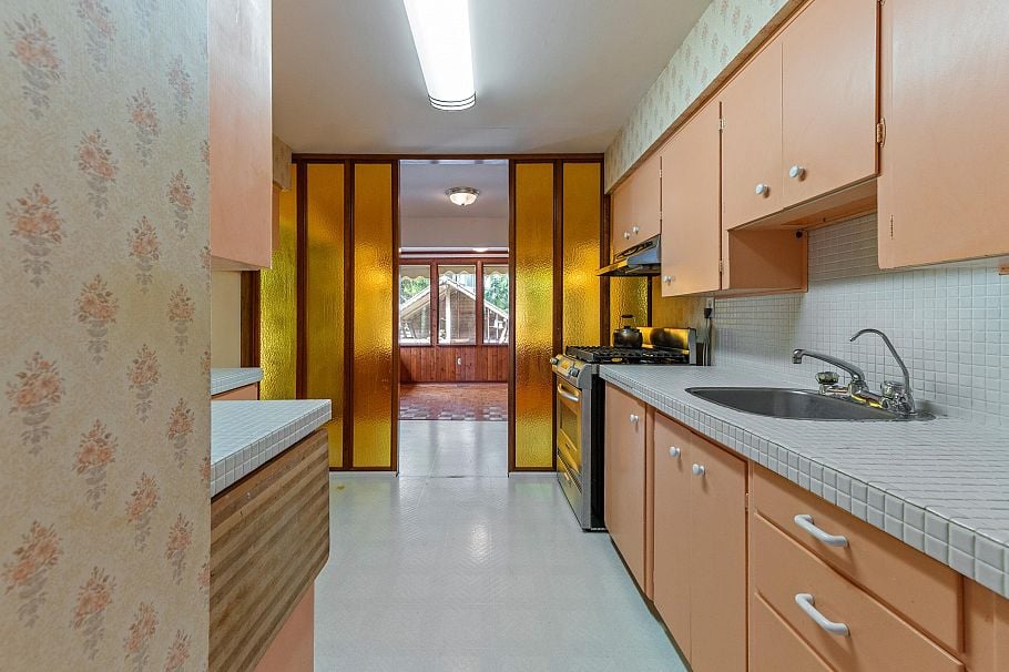 2495 Lauralynn Drive North Vancouver, BC - 22